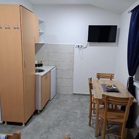 Libero Apartmani Surcin ภายนอก รูปภาพ