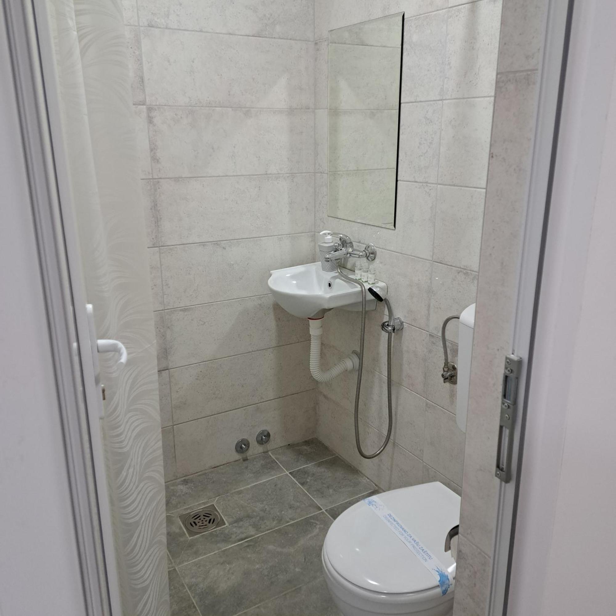 Libero Apartmani Surcin ภายนอก รูปภาพ